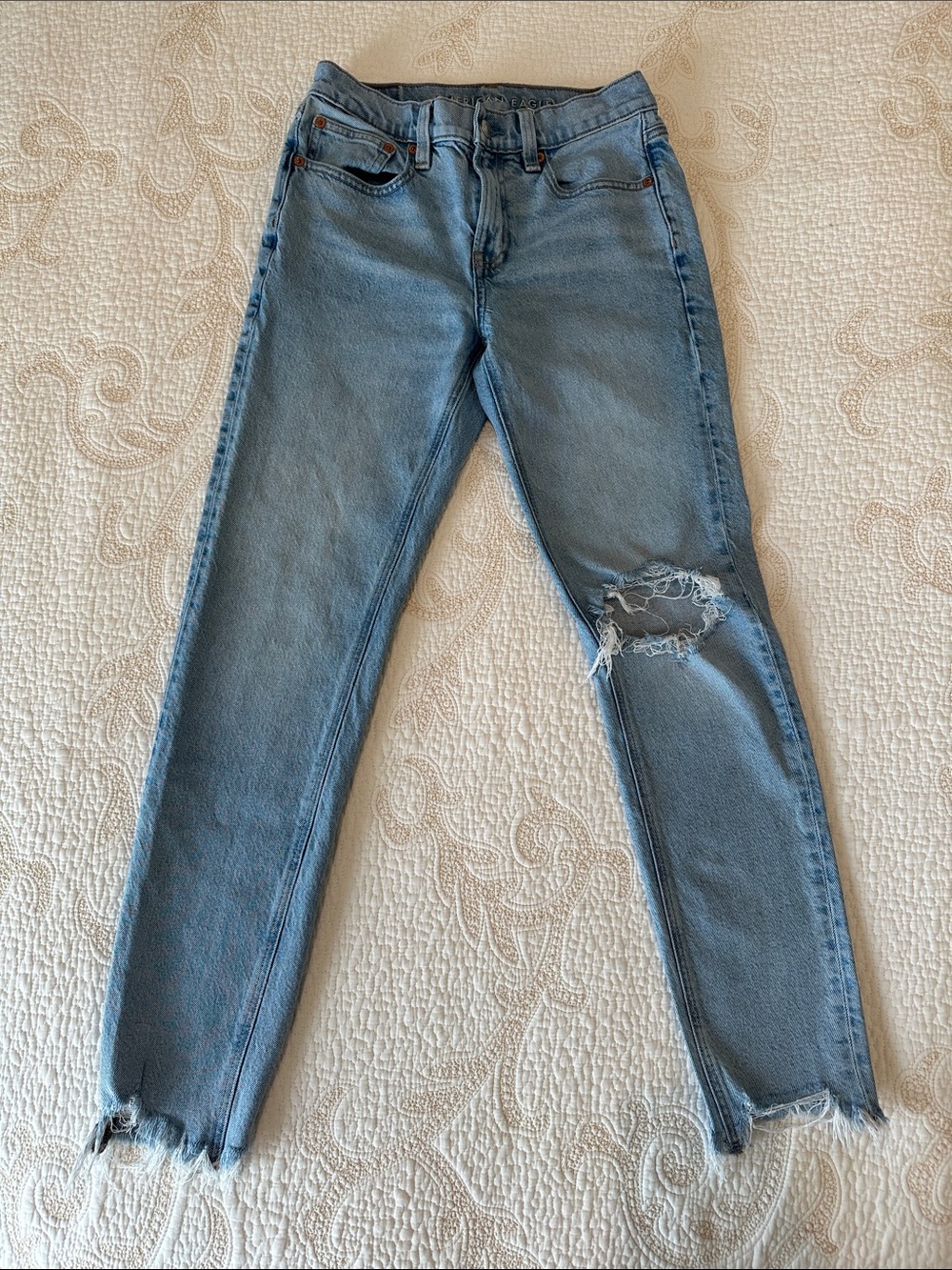 American Eagle Outfitters Light Blue Distressed Skinny Jeans